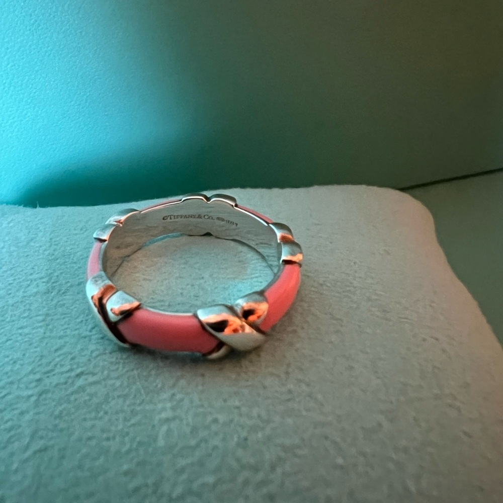 🌸🌸 Authentic Tiffany & Co. Pink Enamel Signature X Ring - Picture 8 of 9
